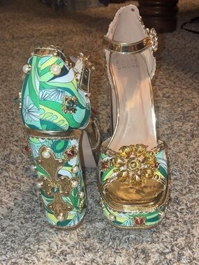 Chase + Chloe Green Floral Jewel Platform Sandals with Gold Accents